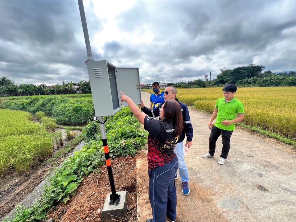 Read more about the article ลงพื้นที่ตรวจรับงานจ้างโครงการติดตั้งโคมไฟถนน บ้านแม่เทยพัฒนา หมู่ที่ 14 ตำบลแม่ตืน อำเภอลี้ จังหวัดลำพูน