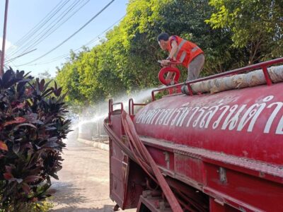 Read more about the article จัดรถน้ำหนึ่งคันพร้อมเจ้าหน้าที่ ออกบริการทำความสะอาดสถานที่จัดงานวันเด็ก ณ.โรงเรียนบ้านสันวิไล