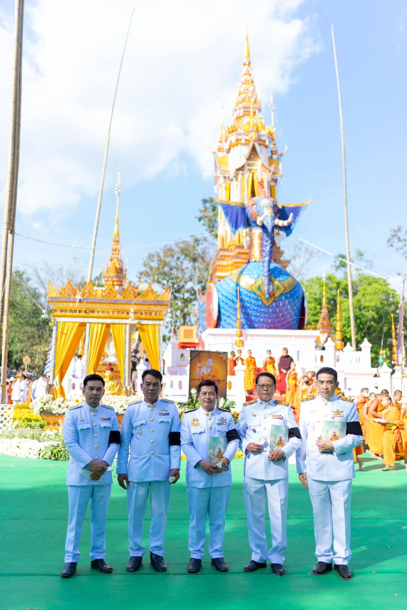 Read more about the article เข้าร่วมพิธีทอดผ้าไตร งานพระราชทานเพลิงศพ “พระครูพินิจสารธรรม (พรรณ พรหมเสโน) สิริอายุ 94 พรรษา 73 อดีตที่ปรึกษาเจ้าคณะตำบลนาทราย เขต 1-2 อดีตเจ้าอาวาสวัดพระพุทธบาทห้วยต้ม