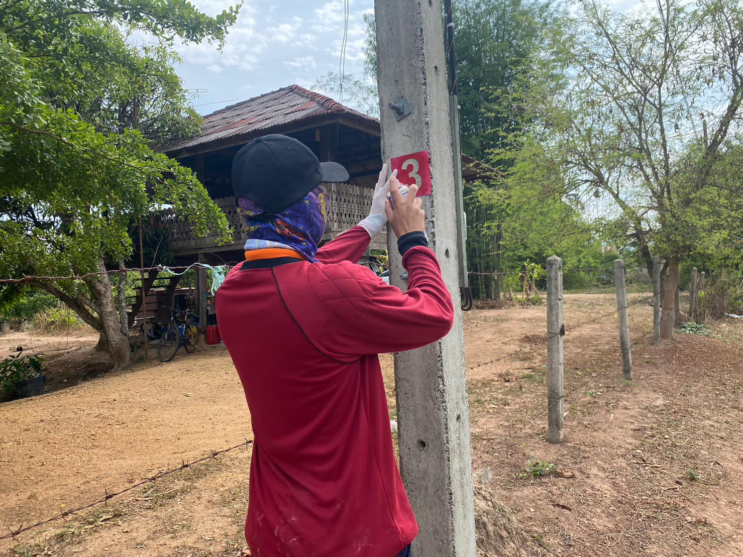 You are currently viewing ลงพื้นที่ฉีดพ่นหมายเลขเสาไฟฟ้าบ้านวังมน หมู่ที่ 4, บ้านแม่เทยพัฒนา หมู่ที่ 14 และ บ้านสว่างวงศ์พัฒนา หมู่ที่ 15 ตำบลแม่ตืน อำเภอลี้ จังหวัดลำพูน