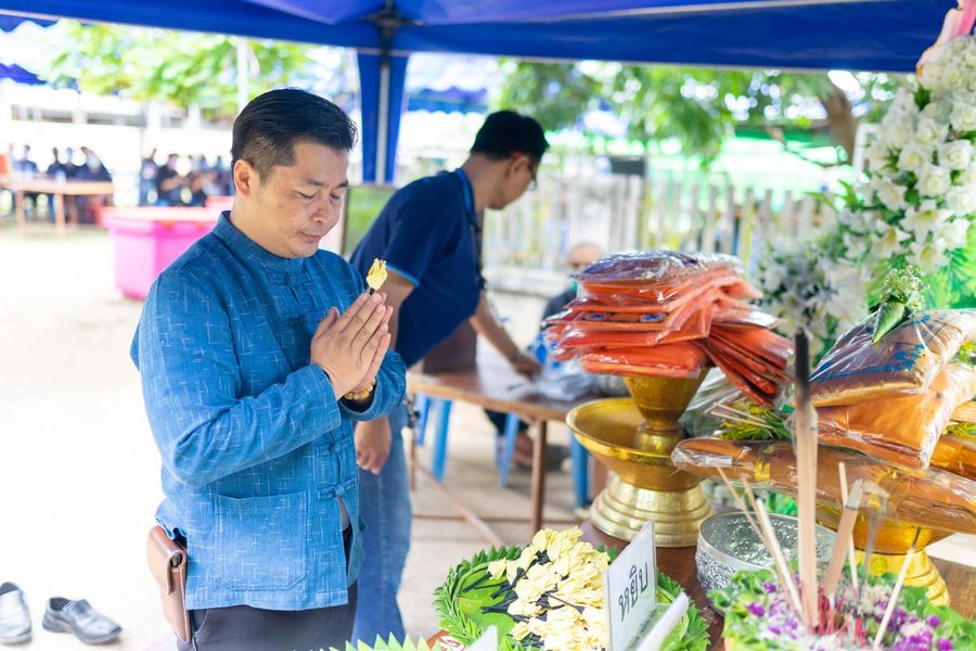 Read more about the article ปรับพื้นที่ลานฌาปนสถาน บ้านสว่างวงศ์พัฒนา หมู่ที่ 15 ตำบลแม่ตืน อำเภอลี้ จังหวัดลำพูน