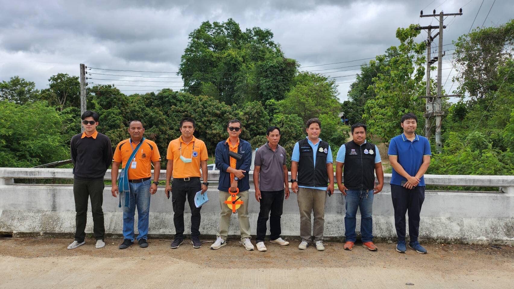 You are currently viewing สำรวจพื้นที่เพื่อกำหนดที่ตั้งสถานีเตือนภัยล่วงหน้า ร่วมกับกองวิจัย พัฒนาและอุทกวิทยา กรมทรัพยากรน้ำ ณ บ้านสันวิไลพัฒนา ม.17