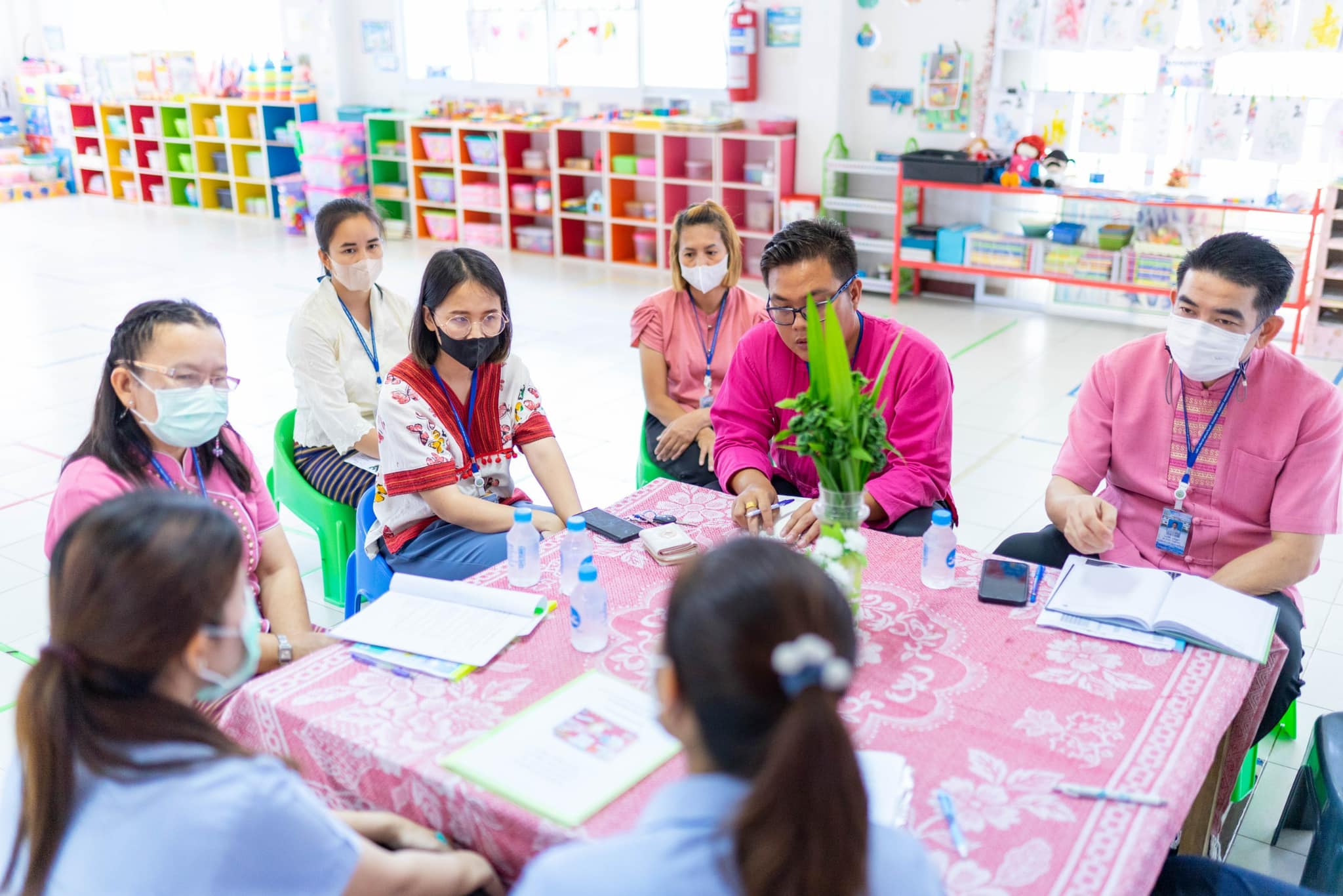 You are currently viewing ตอนรับคณะเจ้าหน้าที่ งานสาธารณสุขอำเภอลี้ ประเมินรับรองศูนย์พัฒนาเด็กเล็ก โดยมี ศูนย์พัฒนาเด็กเล็กบ้านแม่เทย ,ศูนย์พัฒนาเด็กเล็กบ้านสันวิไล ในเขตรับผิดชอบองค์การบริหารส่วนตำบลเวียงแก้ว ในการประเมินศูนย์เด็กเล็กปลอดโรค