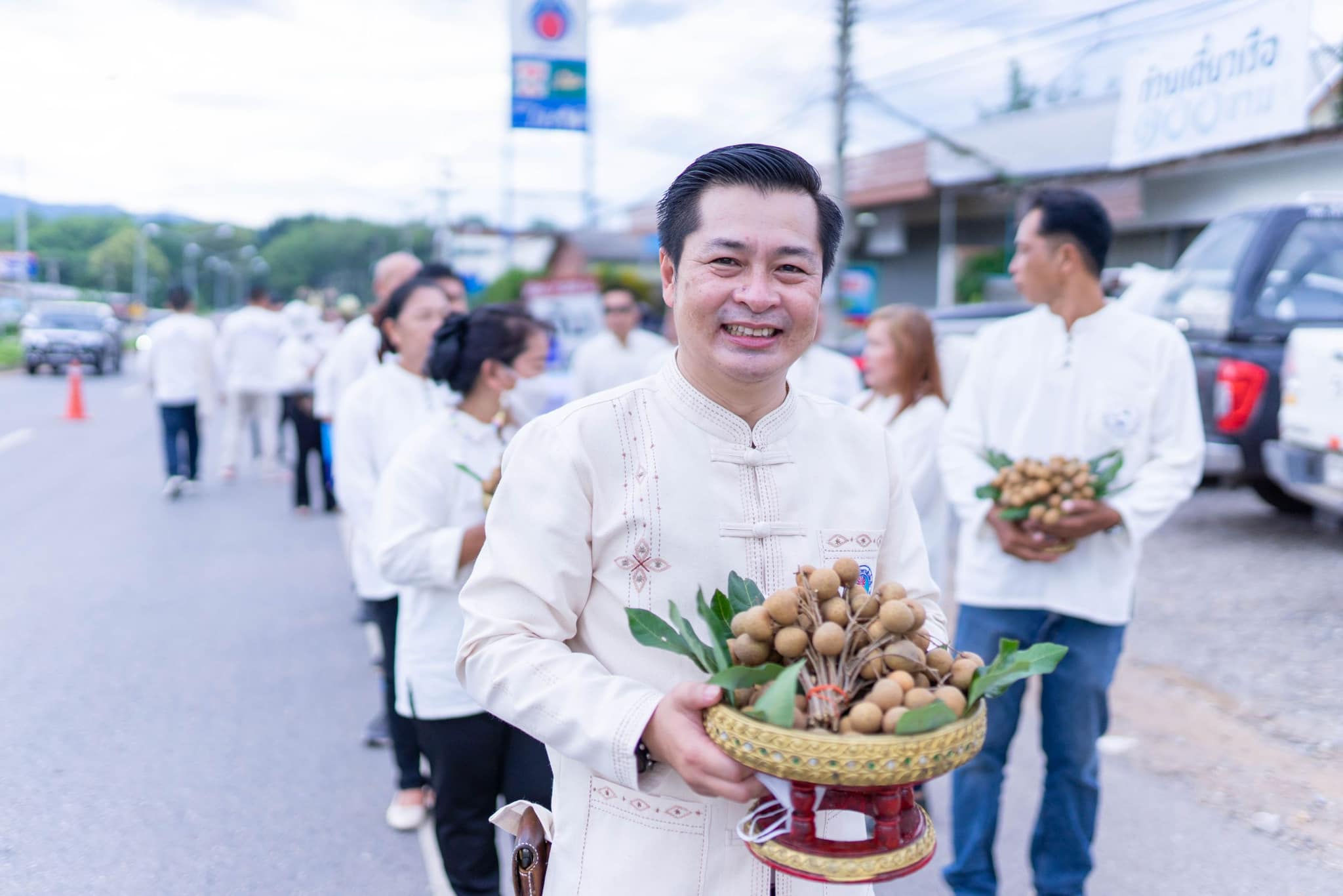 Read more about the article ร่วมเดินขบวนงานเทศกาลลำไยของดีอำเภอลี้ ประจำปี 2566 โดยนายอนุพงษ์ วาวงศ์มูล รองผู้ว่าราชการจังหวัดลำพูน เป็นประธานในพิธี ณ สนามโรงเรียนเวียงเจดีย์ ฝั่งทิศตะวันออก ตำบลลี้ อำเภอลี้