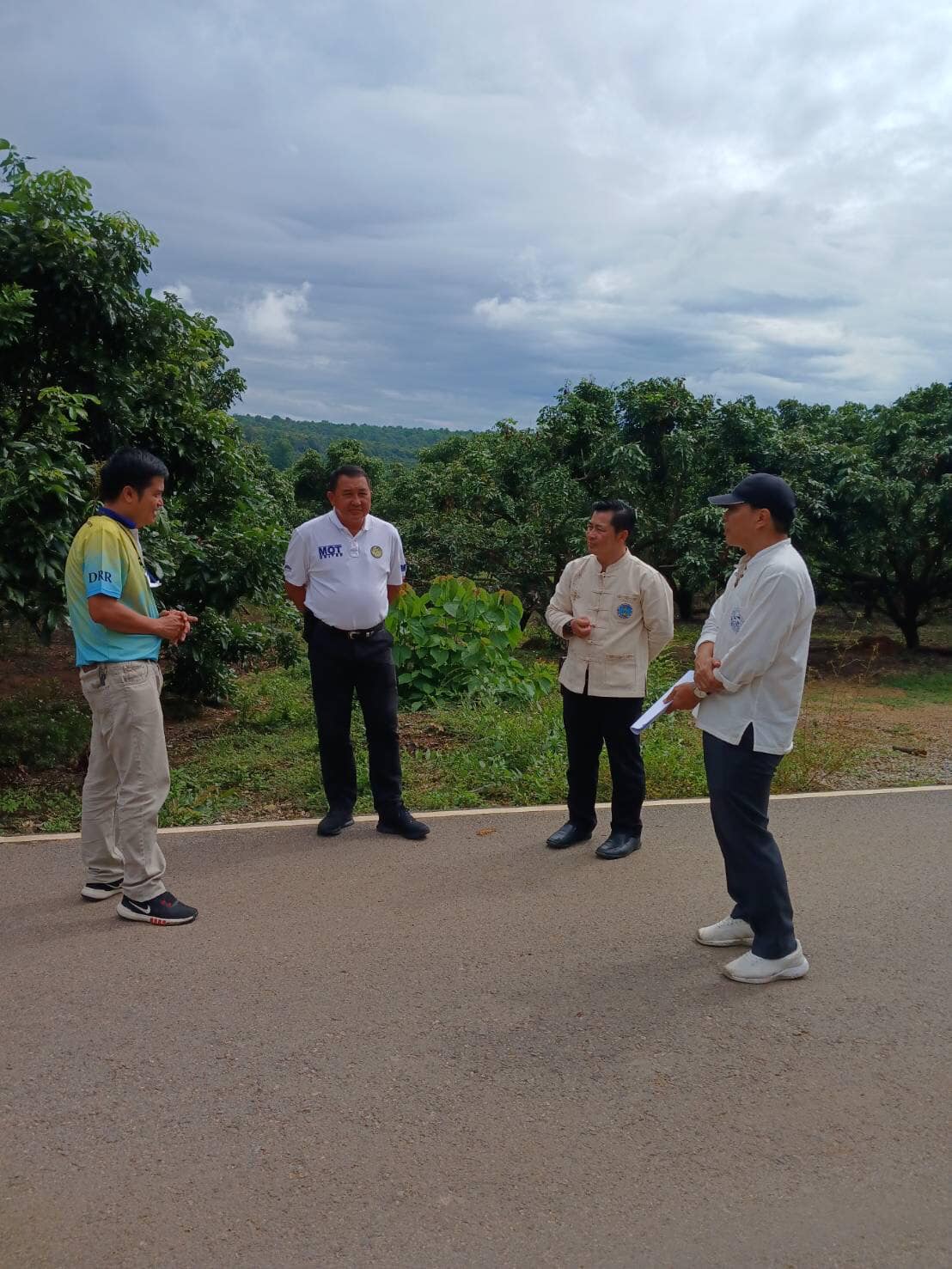 Read more about the article ดำเนินการเจาะดันท่อลอดถนนทางหลวงชนบท ลพ.4044 กิโลเมตรที่ 8+765 บ้านวงศ์ษาพัฒนา หมู่ที่ 1 ตำบลแม่ตืน อำเภอลี้ จังหวัดลำพูน เพื่อระบายน้ำท่วมขังบ้านเรือนราษฎร