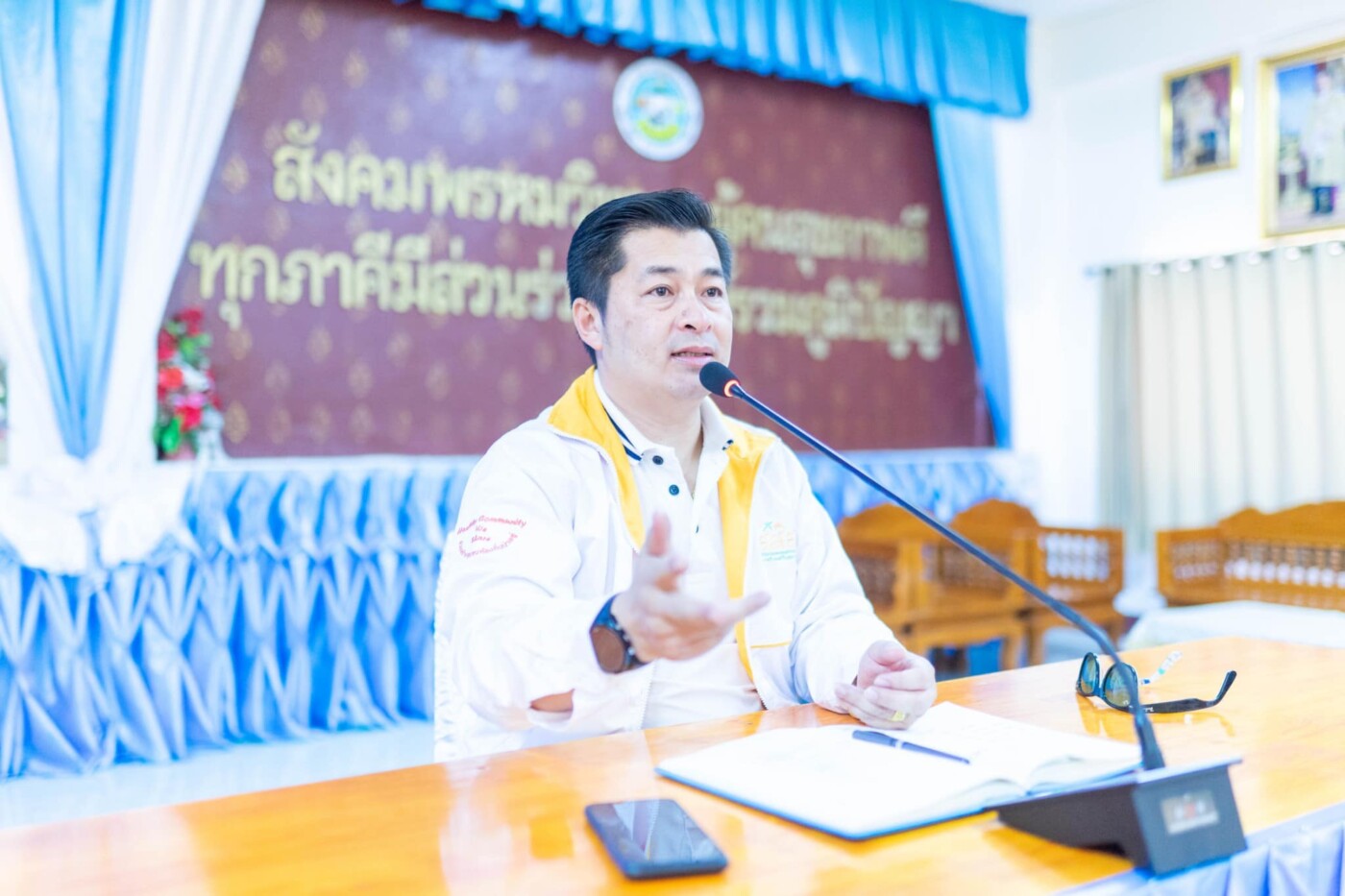 Read more about the article ประชุมพนักงานเพื่อปรึกษาหารือเเนวทางการจัดงานดำหัวผู้สูงอายุเเละการเเจกเบี้ยยังชีพ ณ.ห้องประชุมพรหมวิหาร อบต.เวียงแก้ว