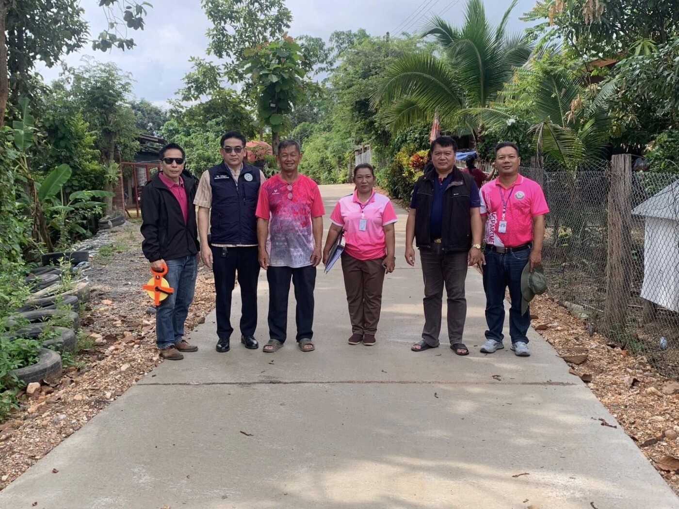 Read more about the article ลงพื้นที่ตรวจงานโครงการก่อสร้างถนนคอนกรีต ซอย 3 ถึงแก่งเสือเต้น บ้านแม่เทยสามัคคี หมู่ที่ 13 ตำบลแม่ตืน อำเภอลี้ จังหวัดลำพูน