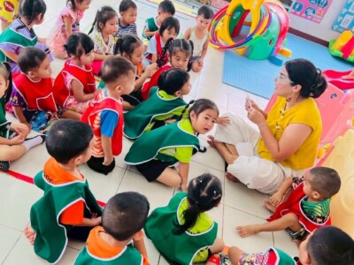 Read more about the article กิจกรรมเรียนภาษาอังกฤษศูนย์พัฒนาเด็กเล็กในเขตพื้นที่องค์การบริหารส่วนตำบลเวียงแก้วโดยมี Teacher Nadia perez เป็นผู้ฝึกสอนเพื่อฝึกทักษะในเรียนรู้ภาษาอังกฤษ ณ.ศูนย์พัฒนาเด็กเล็กบ้านเเม่เทย