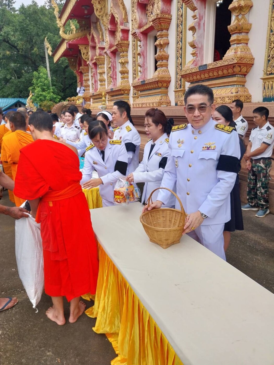 You are currently viewing เข้าร่วม พิธีบำเพ็ญกุศลและทำบุญตักบาตร ในวาระครบ 100 วัน (สตมวาร) แห่งการสิ้นพระชนม์ ถวายเป็นพระกุศลแด่ สมเด็จพระเจ้าลูกเธอ เจ้าฟ้าพัชรกิติยาภา นเรนทิราเทพยวดี กรมหลวงราชสาริณีสิริพัชร มหาวัชรราชธิดา ณ วัดม่วงคำ หมู่ที่ 14 ตำบลลี้ อำเภอลี้ จังหวัดลำพูน