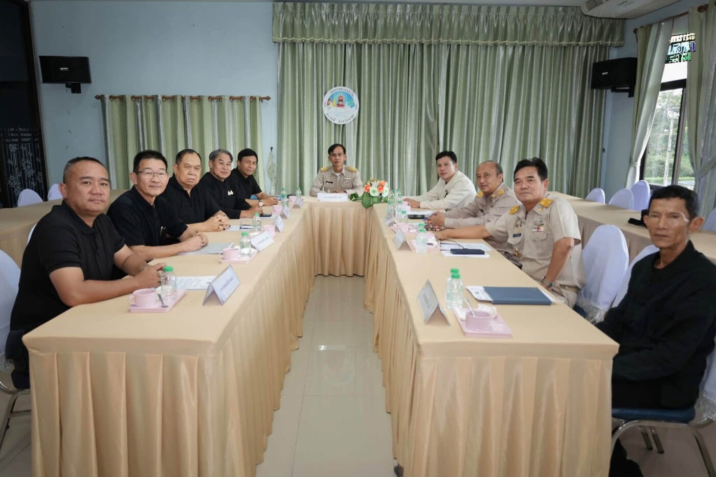 You are currently viewing เข้าร่วม การประชุมนายกองค์กรปกครองส่วนท้องถิ่นอำเภอลี้ ร่วมกับนายกเทศมนตรีและนายกองค์การบริหารส่วนตำบลทุกแห่งในพื้นที่อำเภอลี้ ณ ห้องประชุมชั้น 2 อาคารสำนักงานเทศบาลตำบลป่าไผ่ อำเภอลี้ จังหวัดลำพูน